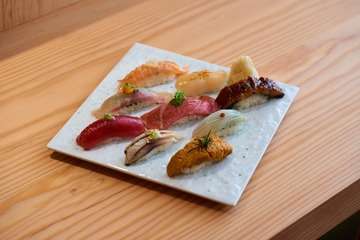 ＊＊《Cubé Mayfair》本格的な和食レストランでシニアシェフ（ホットフード）募集＊＊