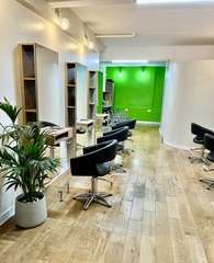 美容室☀️スタイリスト募集🌈新規多数✂️直ぐに入客出来ます