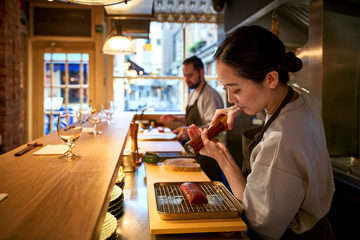 FULL TIME RESTAURANT STAFF WANTED