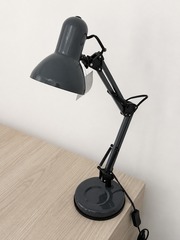 【全品 £1 】洗濯物干し・ライトスタンド等 / 帰国売り