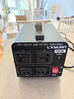 変圧器1500W £25
