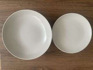 Ikea お皿8枚（約20cm x 4枚、約23cm x 4枚）