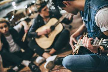 ロンドンで邦楽バンドメンバー募集｜ゆるく楽しく、時々ライブ