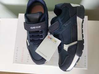 新品 箱入り GEOX 子供 キッズ スニーカー 定価£45 UK11.5/20cm/EU30