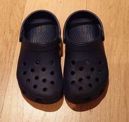 crocs サンダル