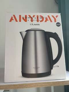 John Lewisの電気ケトル(£25相当)お譲りします。受渡場所によっては無料でお渡しします