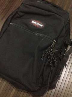 eastpak 黒新品 大きめのリュックサック